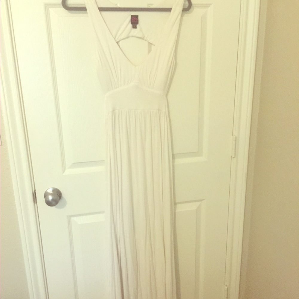 Super pretty white long summer dress!